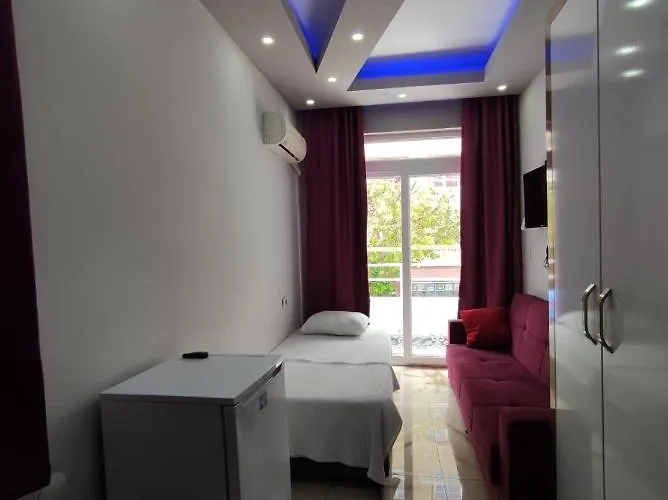 Maldives * ألانيا