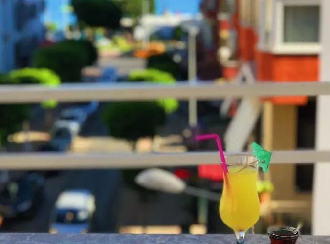 Maldives * ألانيا