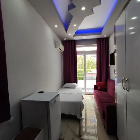 Maldives * ألانيا