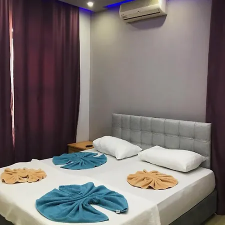 Maldives * ألانيا