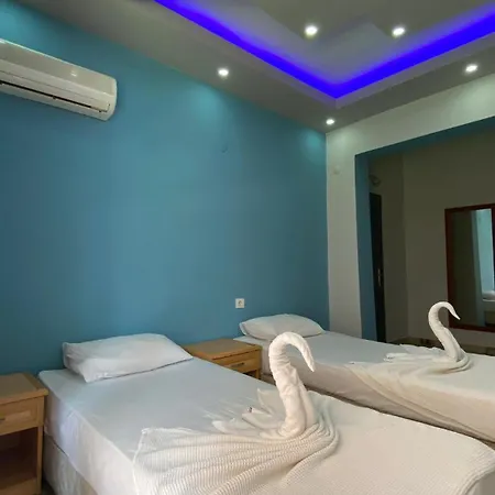 Maldives * ألانيا